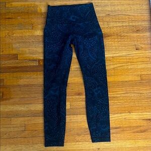 lululemon printed wunder under, size 4